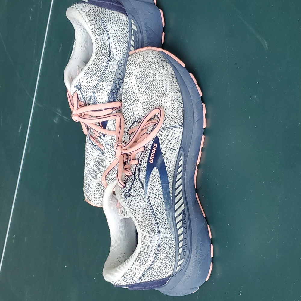 Brooks Adrenaline 21